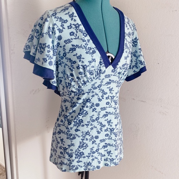 SOLD FLORAL Ruffle Blouse size L - Picture 13 of 16